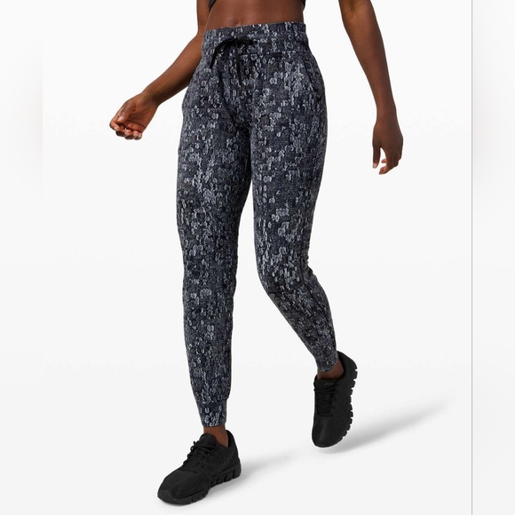lululemon athletica Pants - Lululemon Ready to Rulu Pant size 4 New with tags